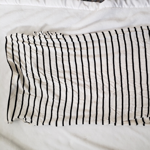 Six Skirts - Picture 3 of 16